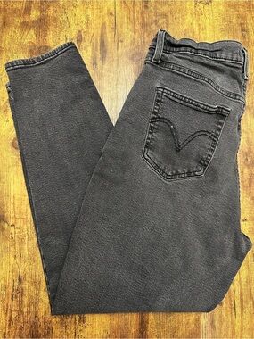 Levi's Women's Faded Black High Waist Mom Jeans - 31